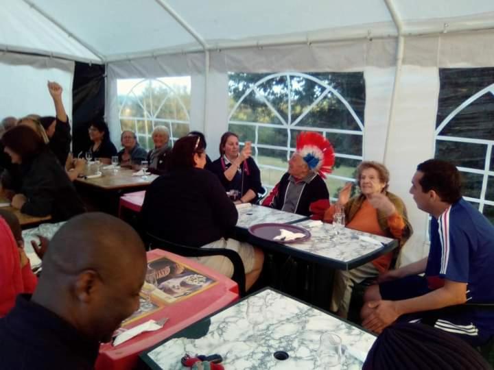 Pomeys Camping Hurongues מראה חיצוני תמונה
